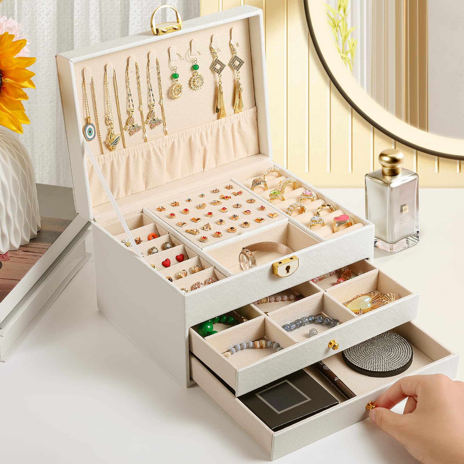 The Ultimate Guide to Storing Your Jewelry: Do's and Don'ts for Long-Lasting Shine